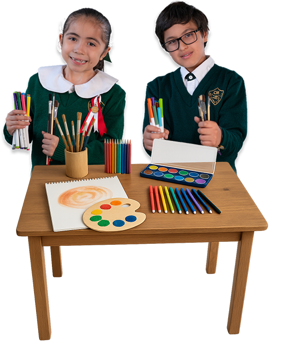 Estudiantes sosteniendo material de pintura con el uniforme del CM